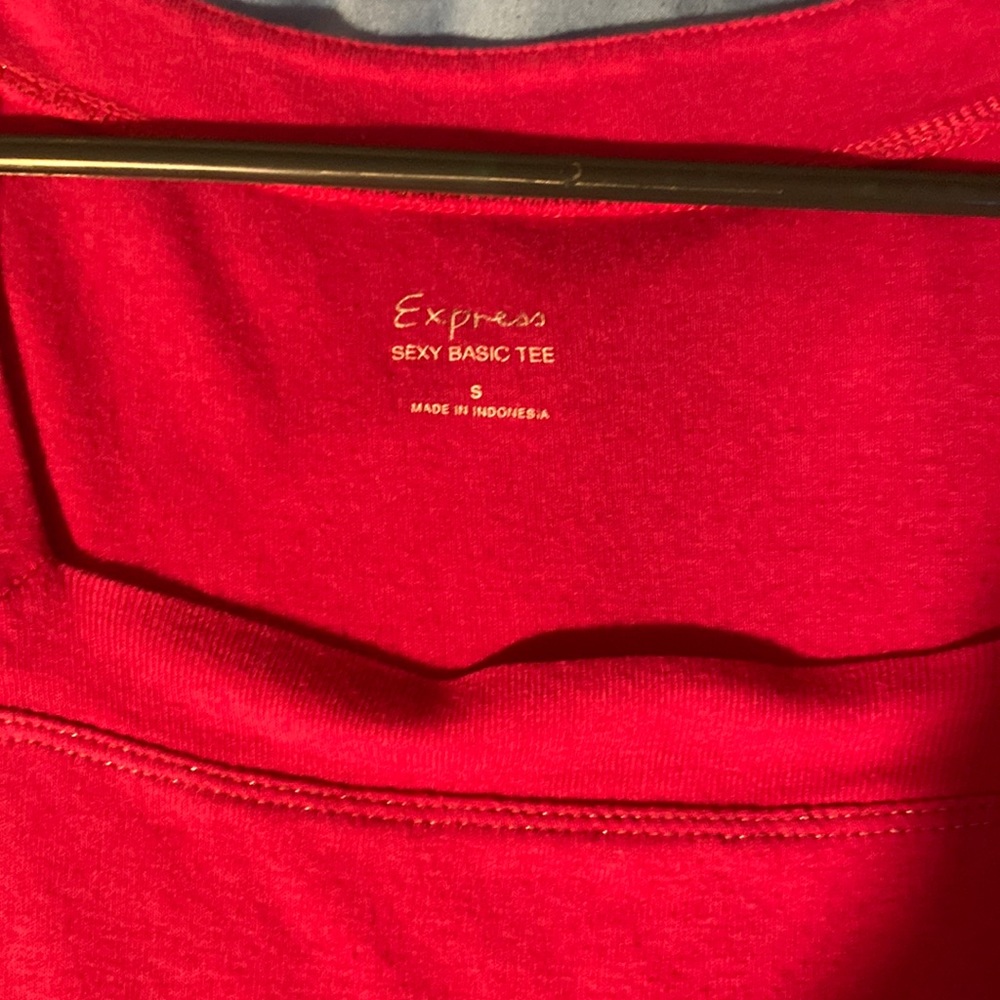 Express brand size small